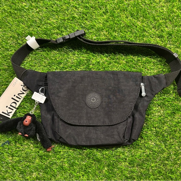Kipling Arvin Black Belt Bag - Picture 1 of 7